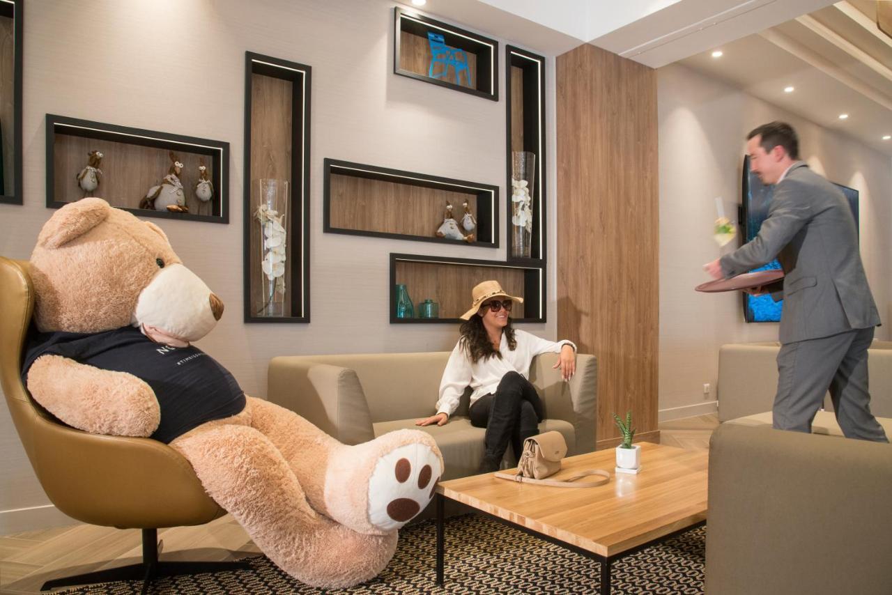Novotel Arenas Aeroport 4*